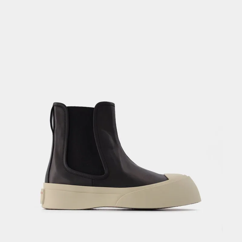 Chelsea Boot Pablo in Black Leather