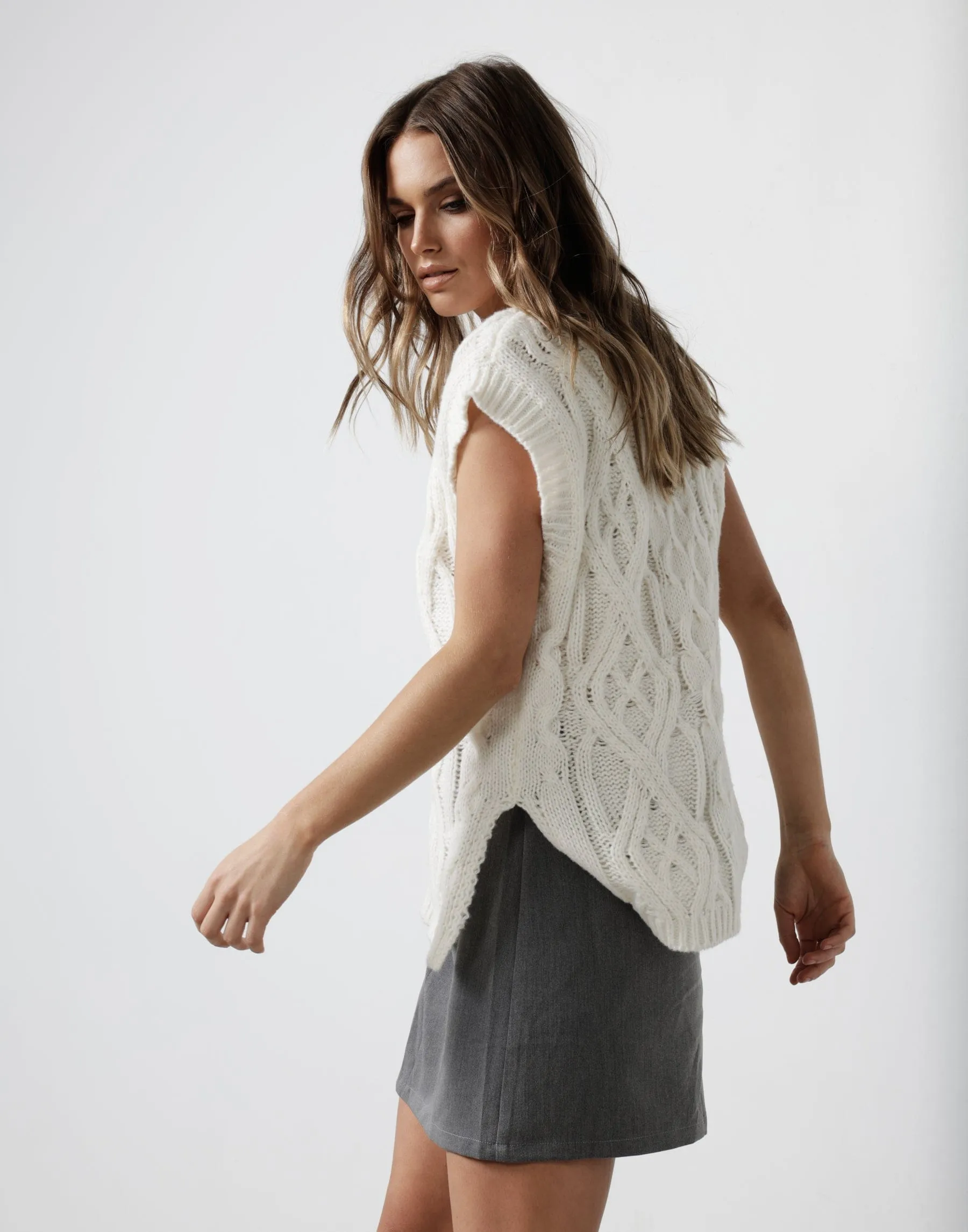 Eero Vest Top (Cream)