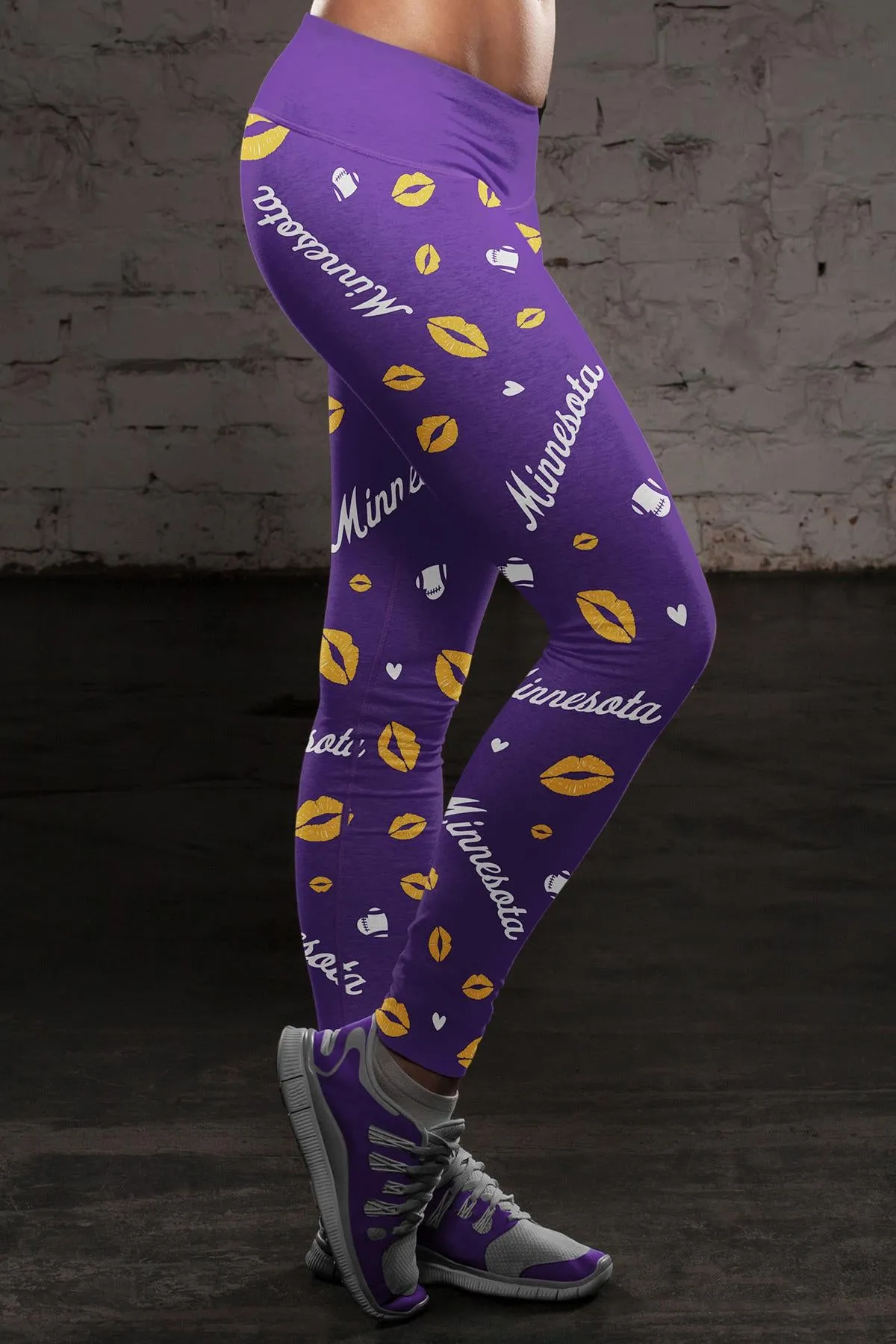 MIN FB Lovin Kisses Leggings