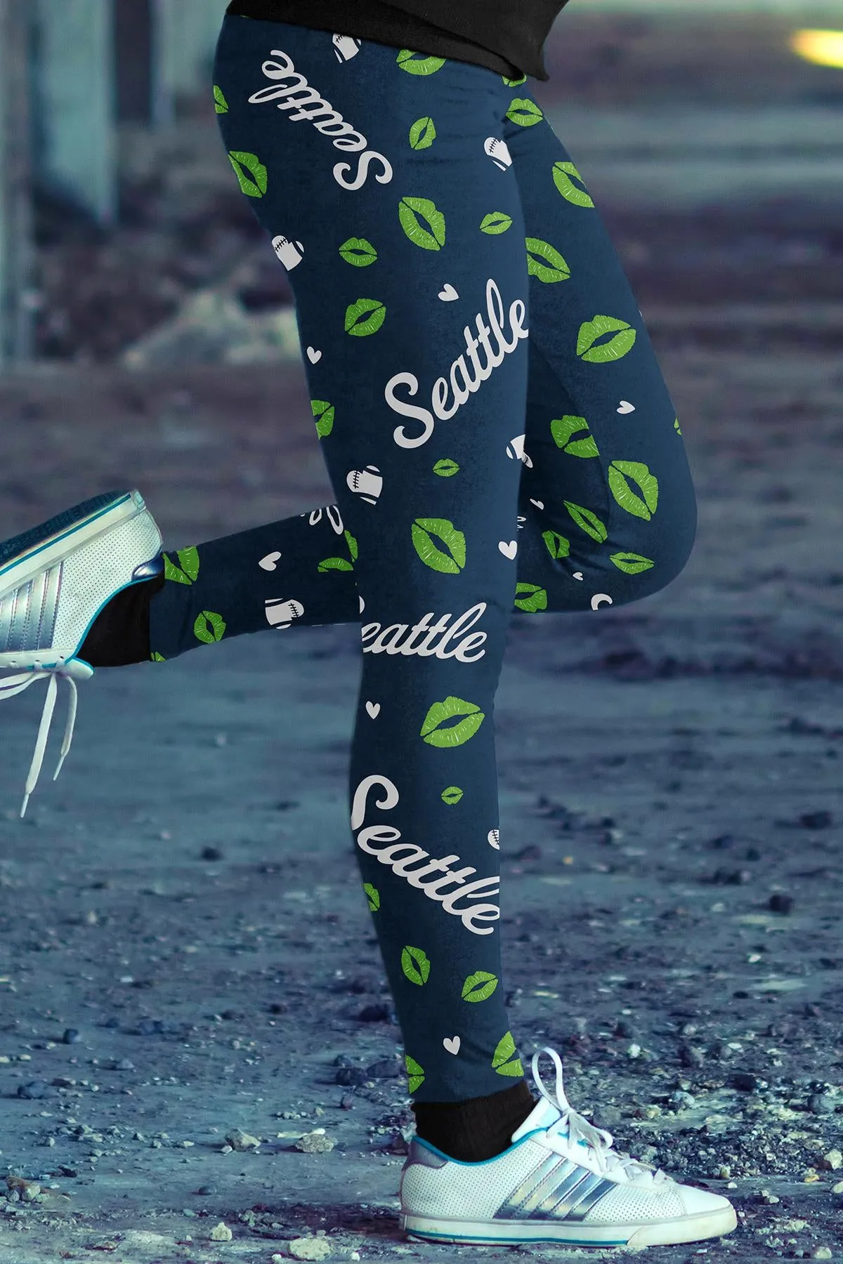 SEA Lovin Kisses FB Leggings