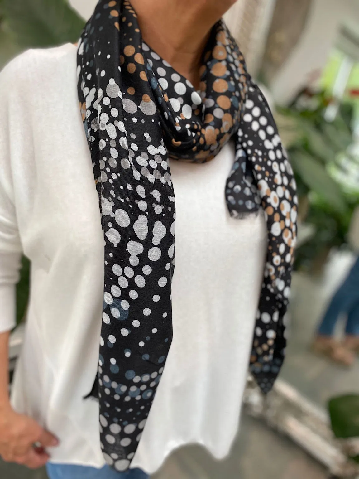 Spotted Circle Print Scarf