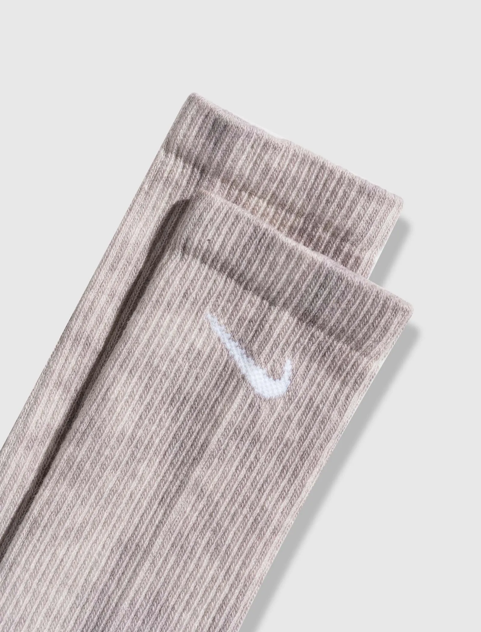 SWOOSH SOCKS