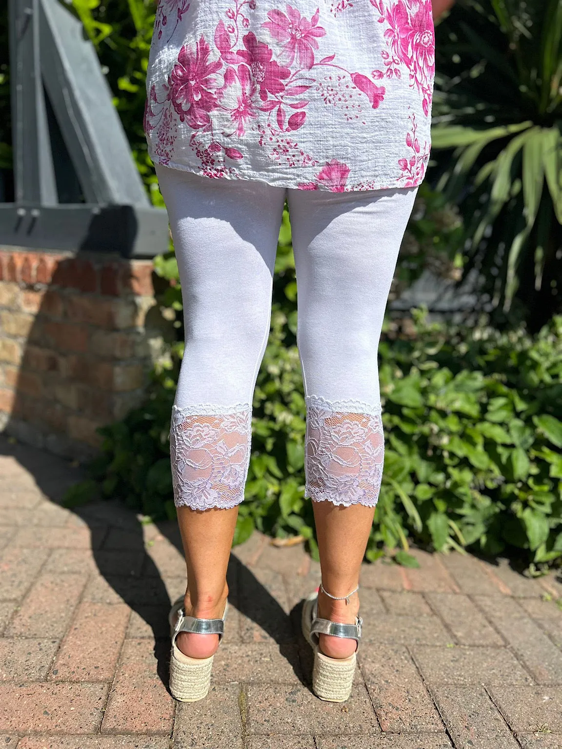 White Lace 3/4 Leggings